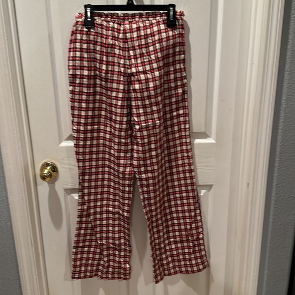 Victoria’s Secret 3 pc set plaid pajamas cotton shirt/pants (s) & large slippers - Picture 7 of 9